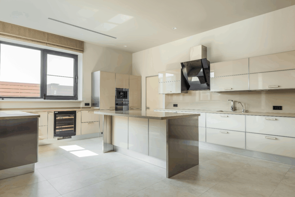 Clean and minimalistic kitchen floor